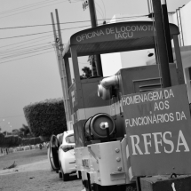 Antiga locomotiva da Ferrovia Leste Brasileira virou atração turística. Foto: Natália Silva