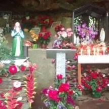 Gruta enfeitada para a 39ª edição da festa da gruta, em 2019. Reprodução Gruta enfeitada para a 39ª edição da festa da gruta, em 2019. Reprodução