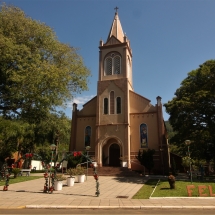 Igreja de Nossa Senhora Natividade e Nossa Senhora de Caravaggio, em Canudos do Sul. Foto: Paulo Oliveira Igreja de Nossa Senhora Natividade e Nossa Senhora de Caravaggio, em Canudos do Sul. Foto: Paulo Oliveira